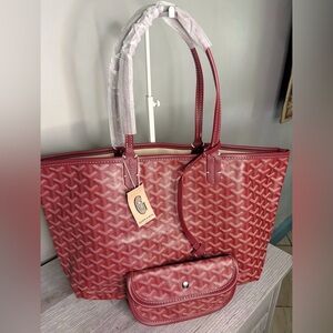 Elegant Red Tote Bag with Pouch